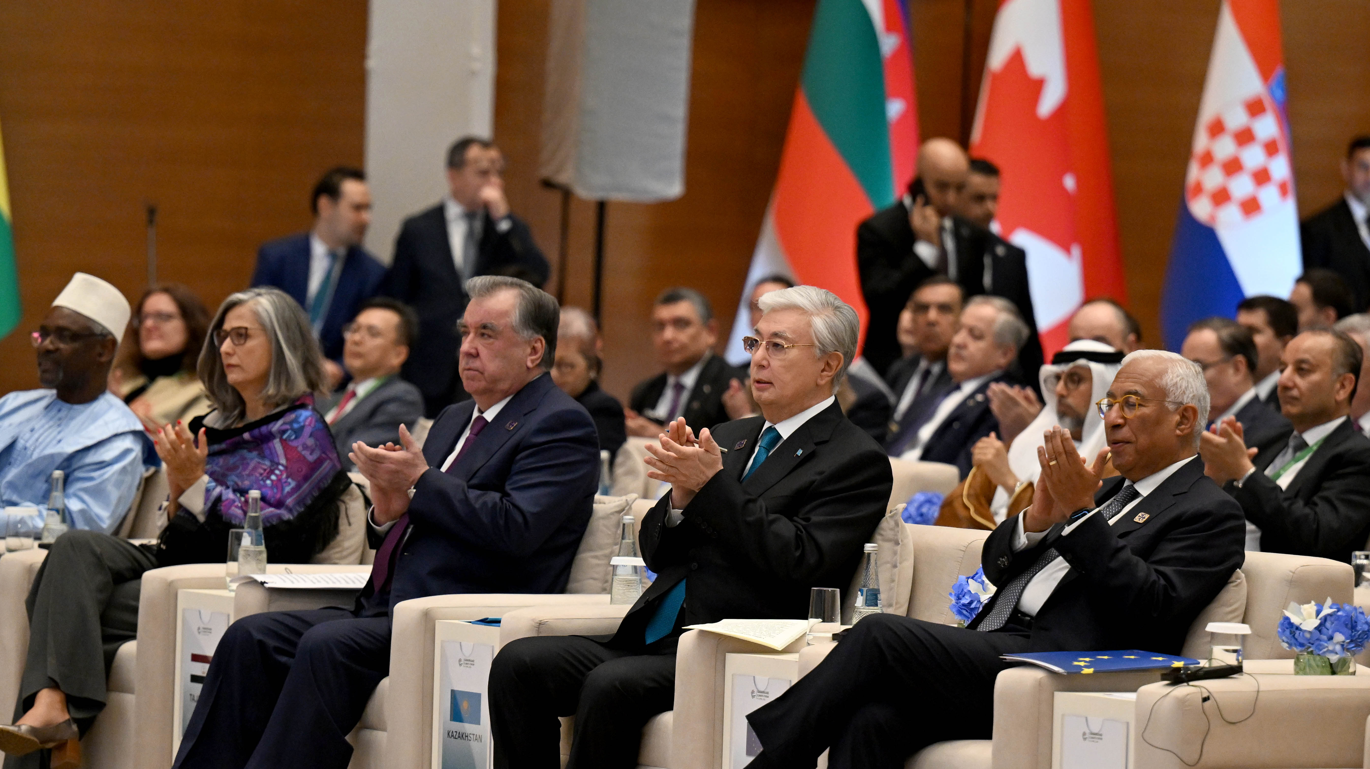 Президент Садыр Жапаров принял участие в международном форуме «Центральная Азия перед лицом глобальных климатических угроз: солидарность ради общего процветания» - Изображение 2