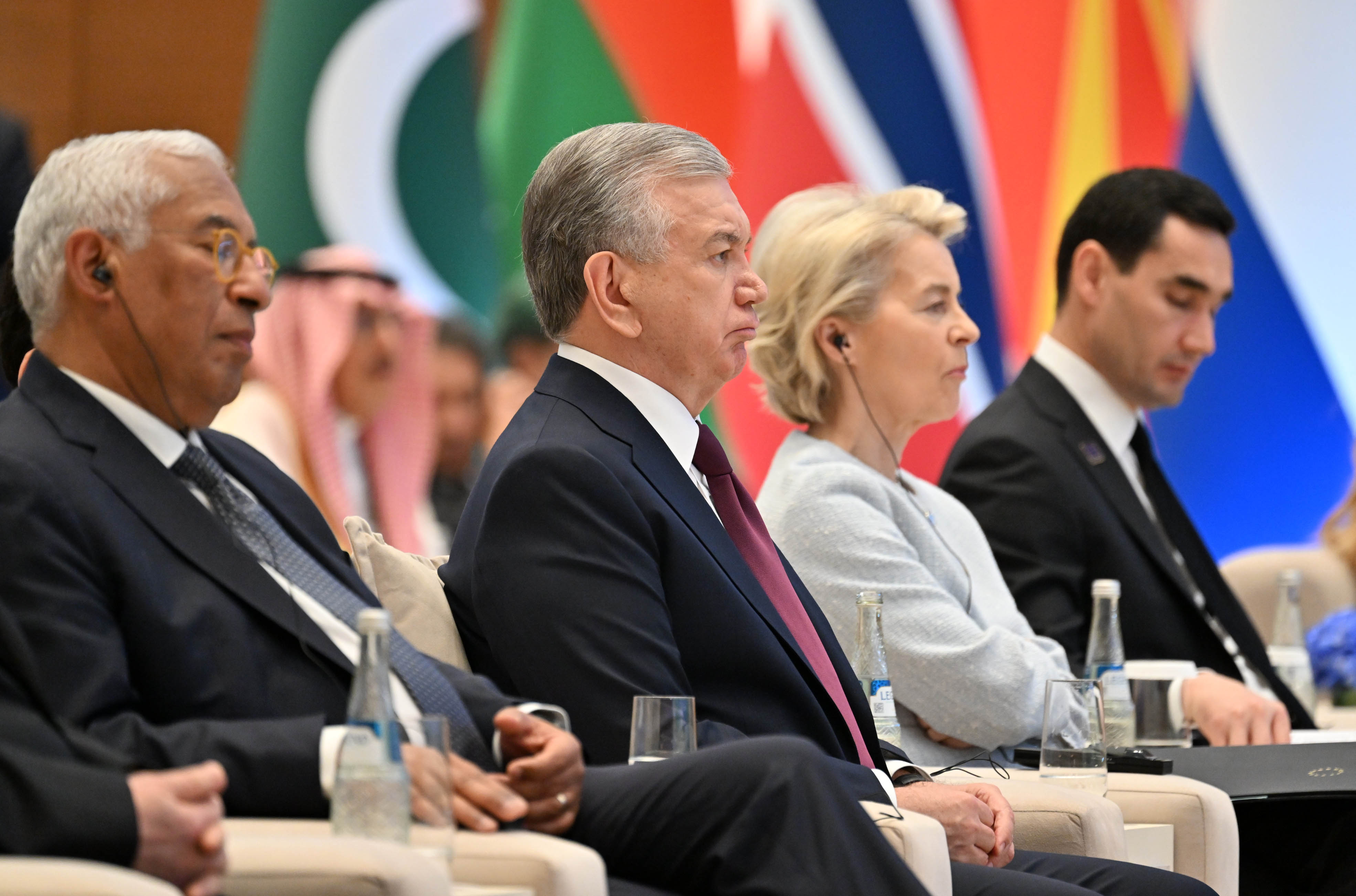 Президент Садыр Жапаров принял участие в международном форуме «Центральная Азия перед лицом глобальных климатических угроз: солидарность ради общего процветания» - Изображение 4