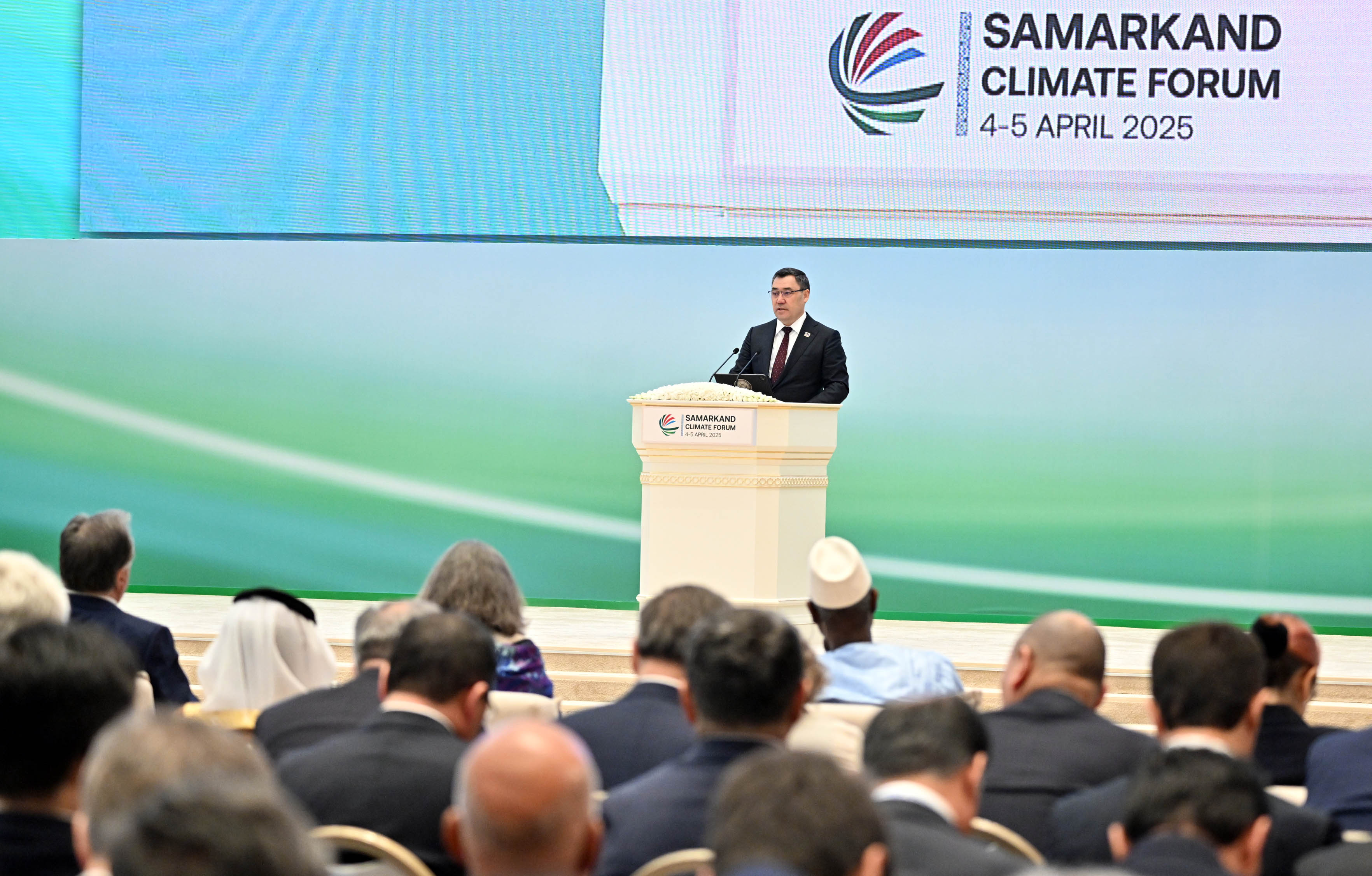 Президент Садыр Жапаров принял участие в международном форуме «Центральная Азия перед лицом глобальных климатических угроз: солидарность ради общего процветания» - Изображение 10